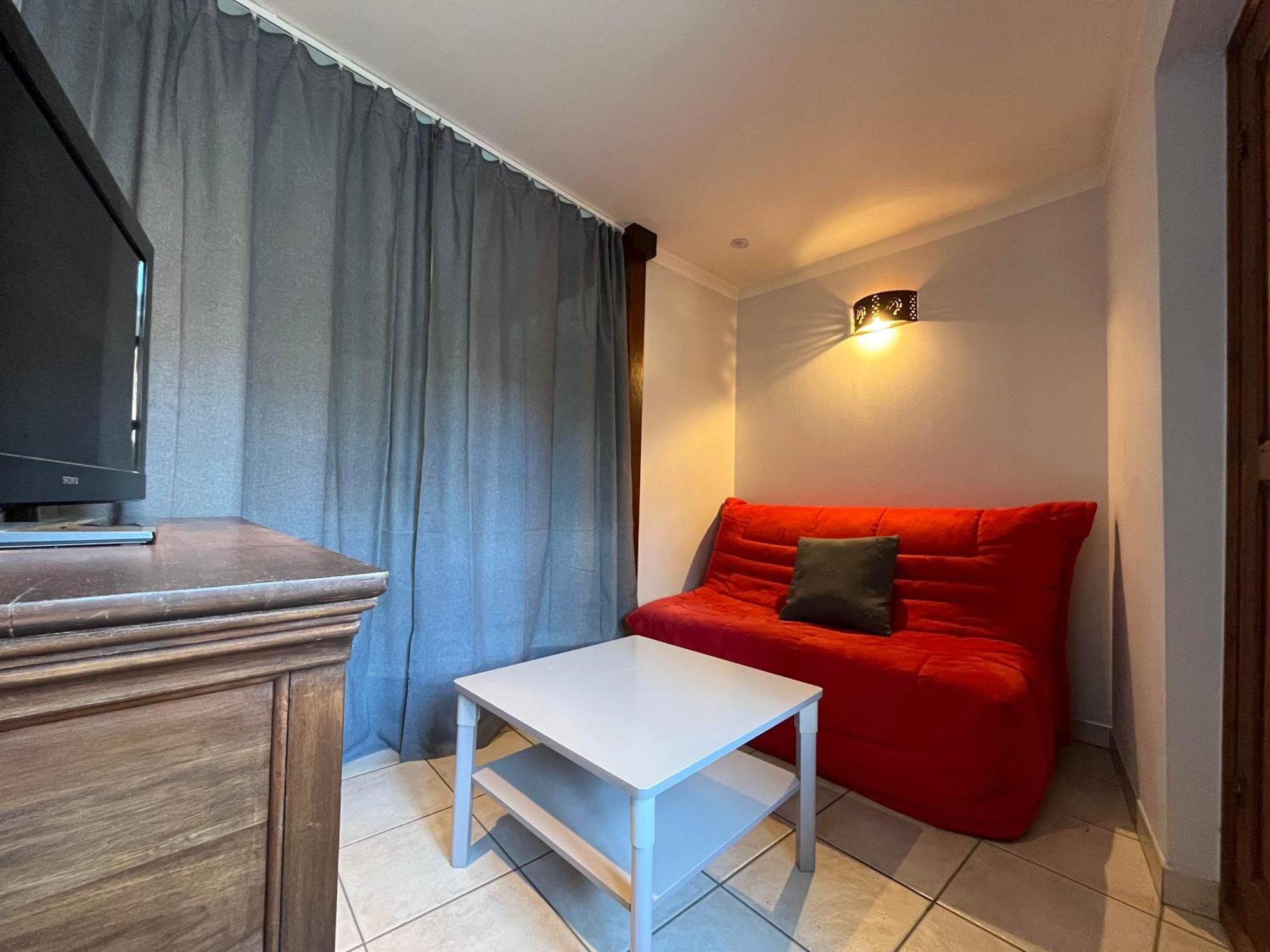 Le Pied De Ville Pouzenc Embrun Exterior photo